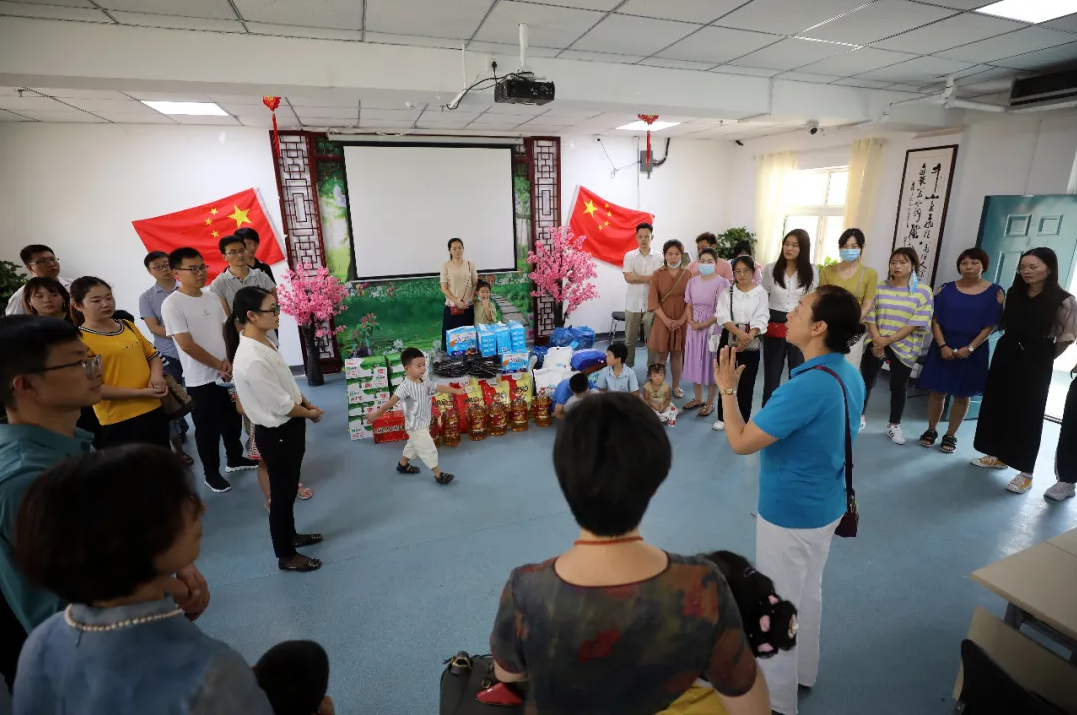 濃濃關(guān)懷暖人心｜德泓咨詢慰問金水區(qū)中心敬老院