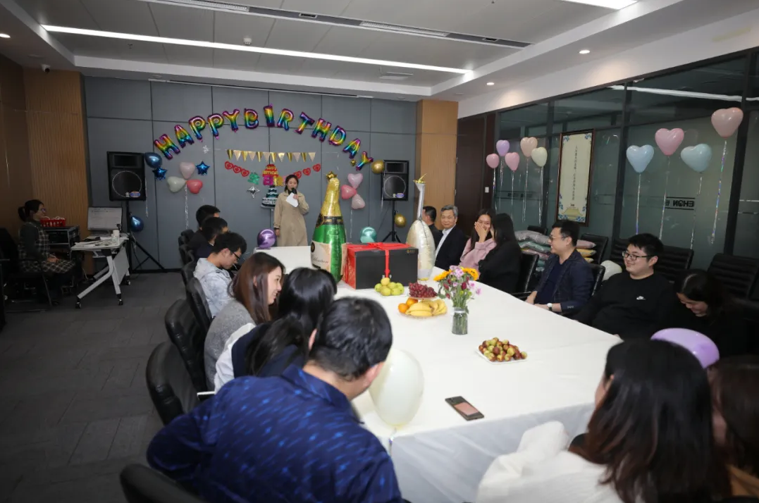 在奮斗的時(shí)光里 德泓感恩有你丨德泓第四季度員工生日會(huì)