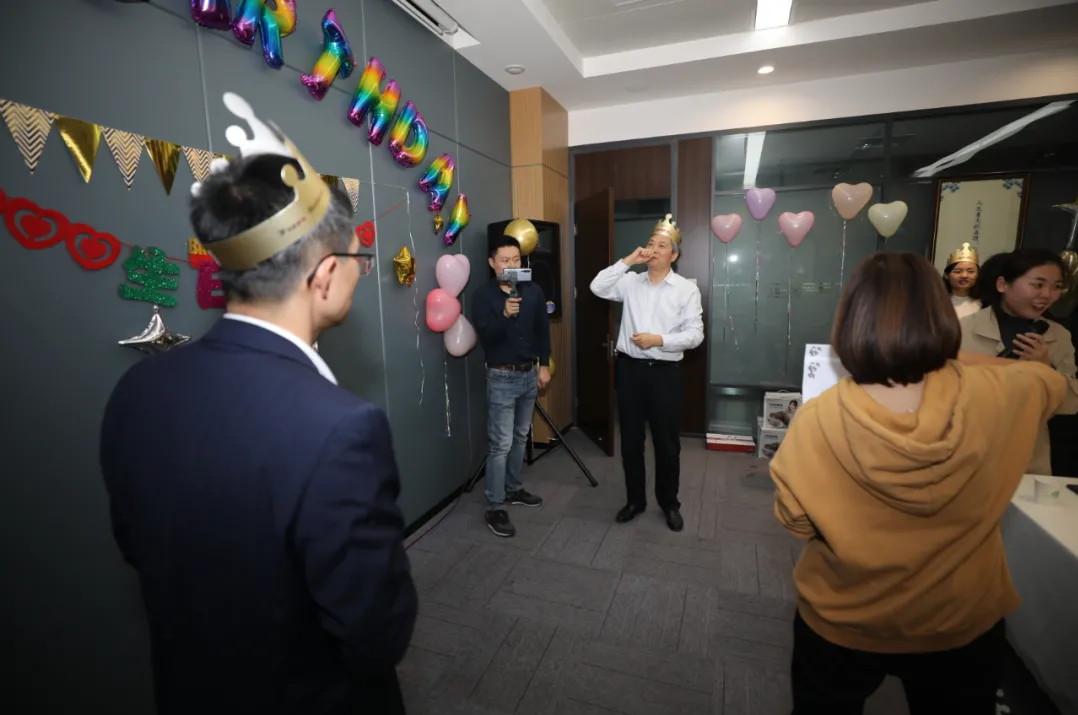 在奮斗的時(shí)光里 德泓感恩有你丨德泓第四季度員工生日會(huì)