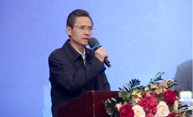 德泓咨詢走進中國養(yǎng)老產(chǎn)業(yè)企業(yè)家中原高峰論壇