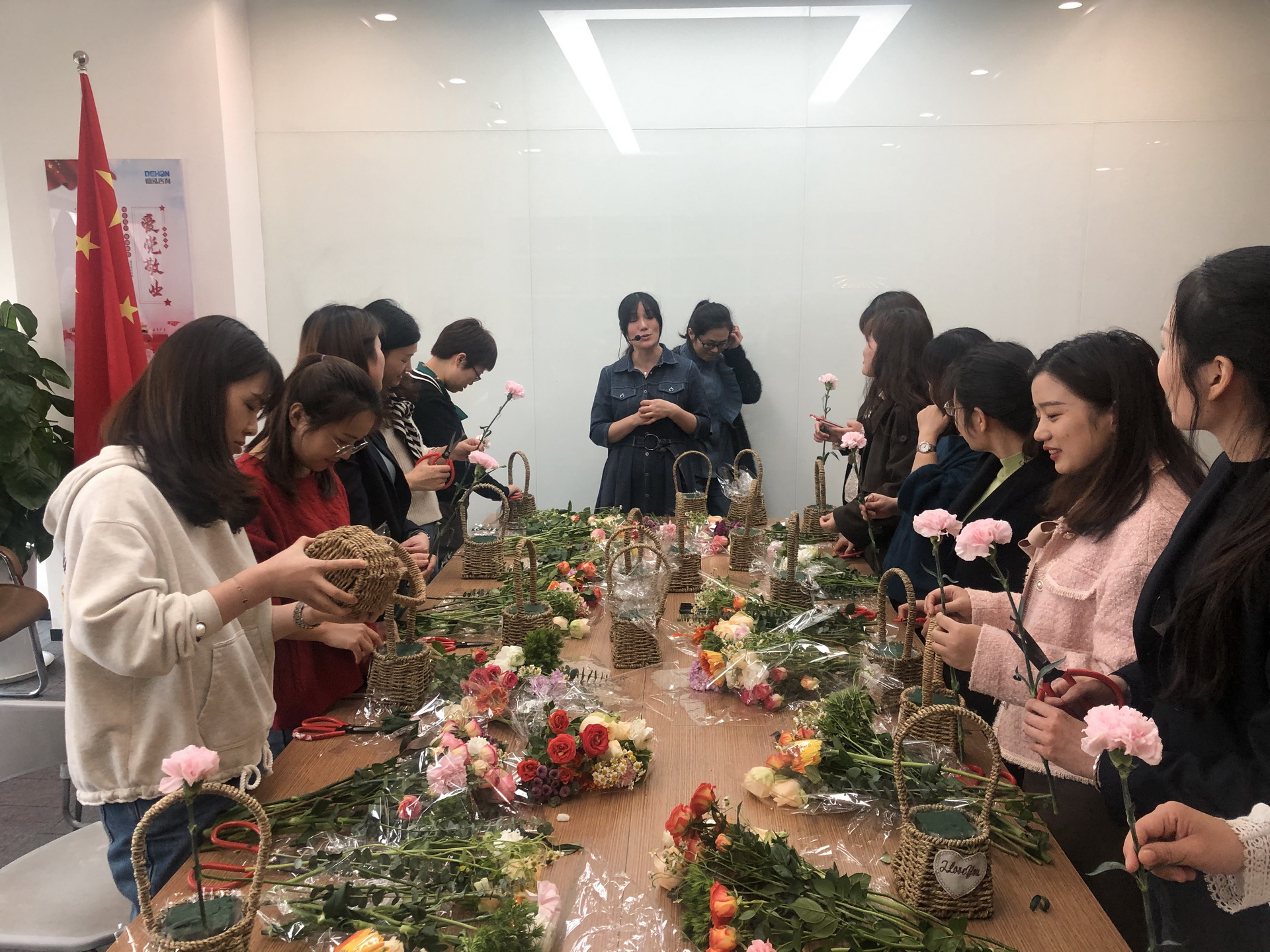 【女神節(jié)】把幸福放在花束里