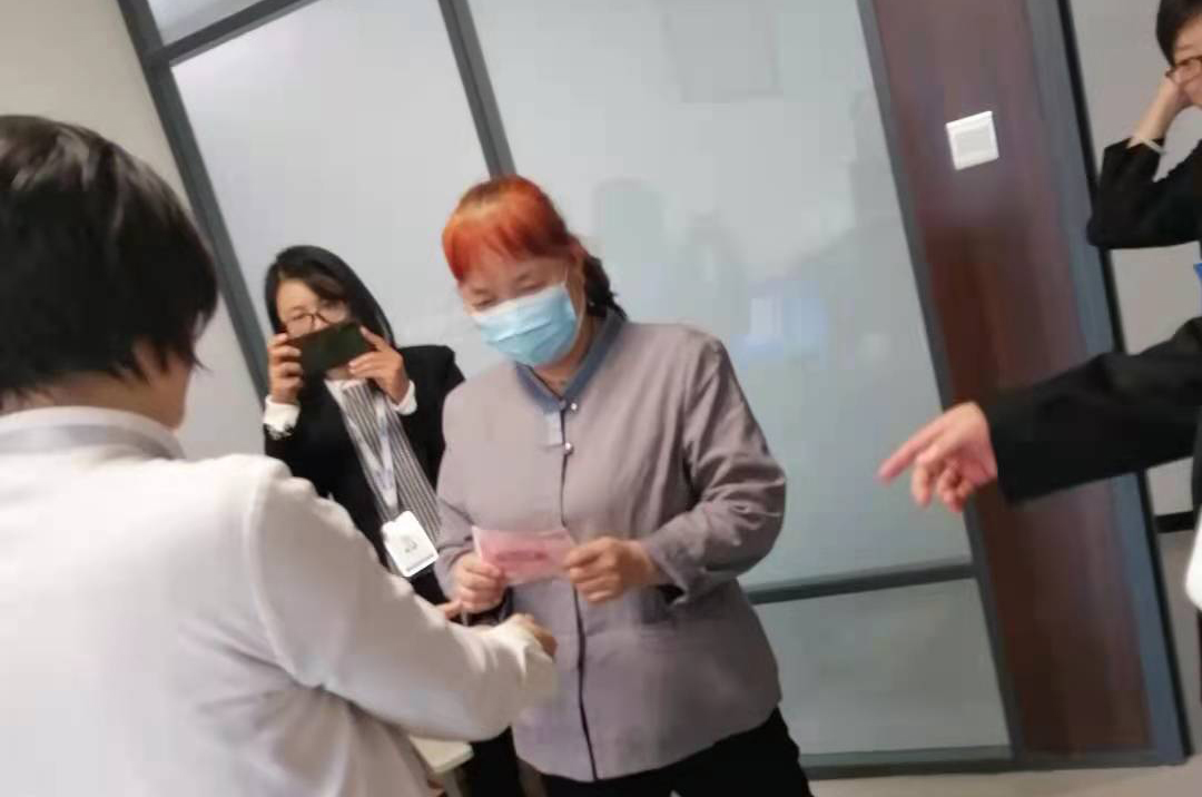 德泓咨詢首批救援物資抵達山西