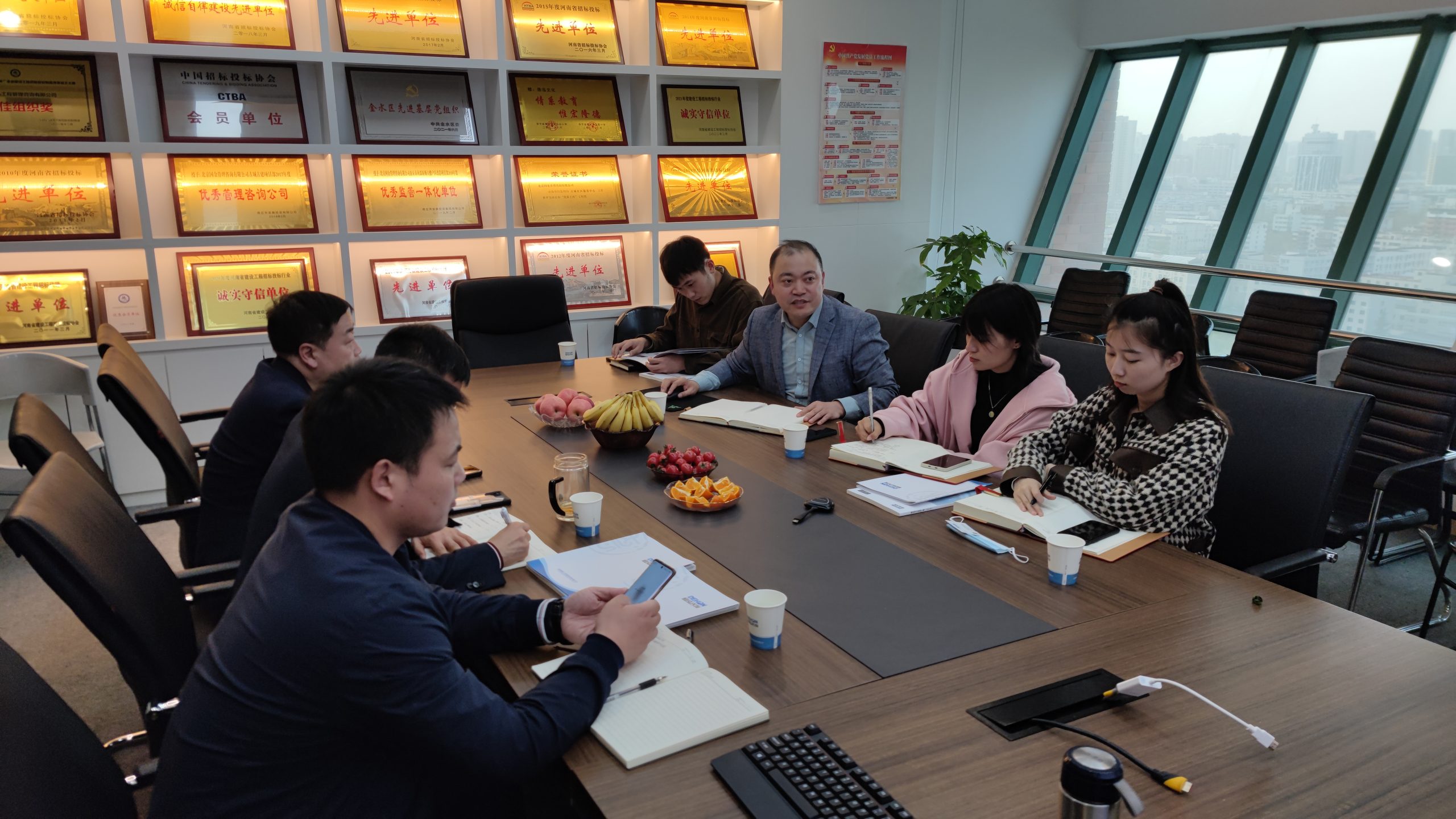 座談交流｜歡迎河南省建筑設(shè)計研究院綜合設(shè)計分院羅宏華院長蒞臨德泓考察交流